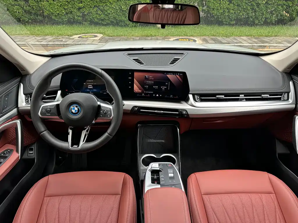 BMW iX1 — миниатюра 11