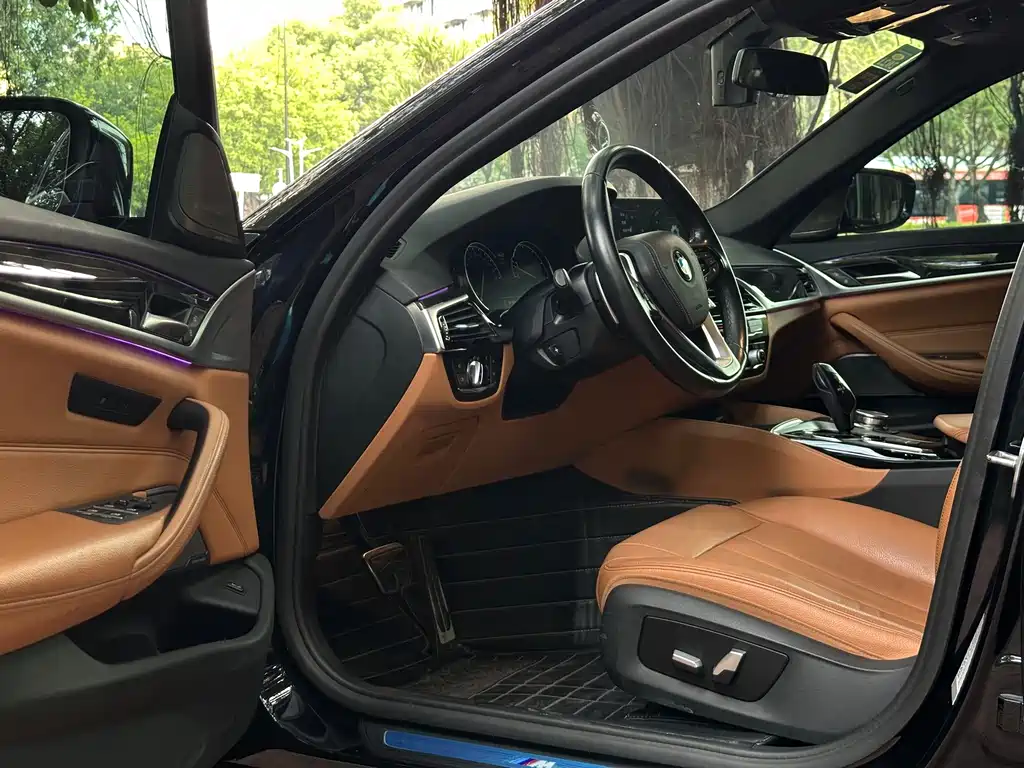 BMW 5 Series — миниатюра 8