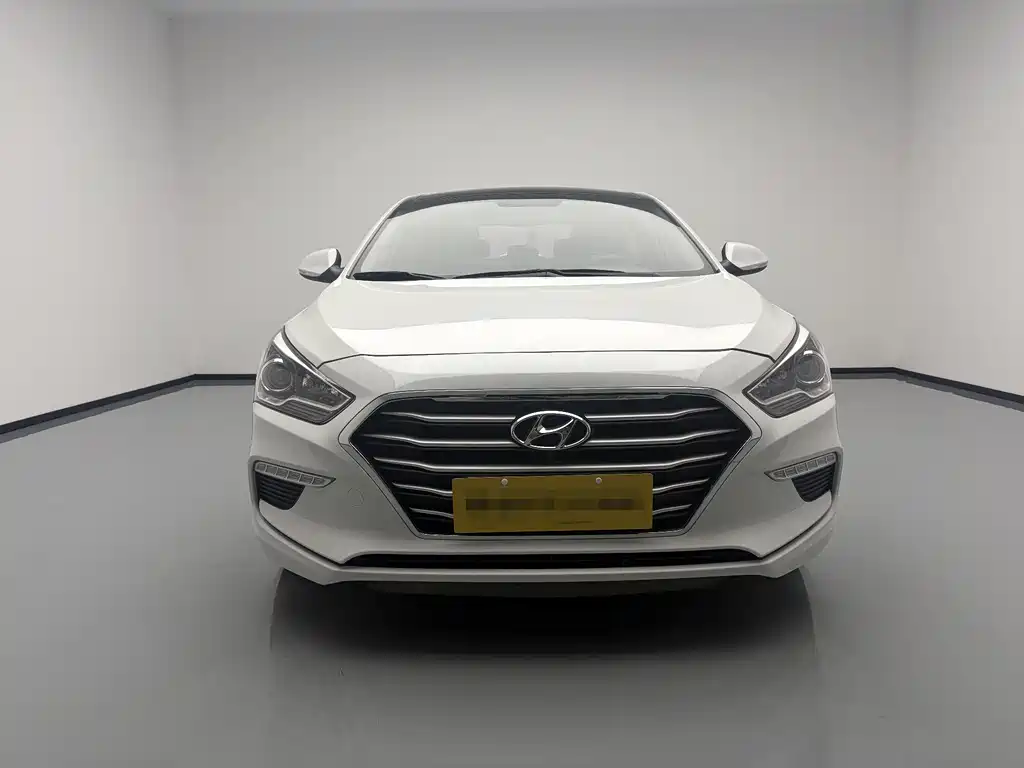 Hyundai Mistra 2017 1.8L AT GLS V