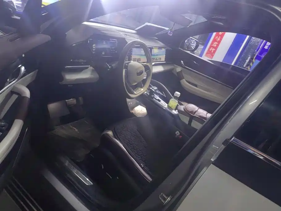 Geely Xingyue L — миниатюра 9