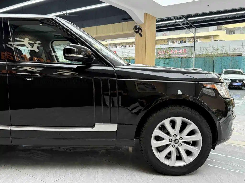 Land Rover Range Rover 2013 NA 5.0 V8 Vogue SE