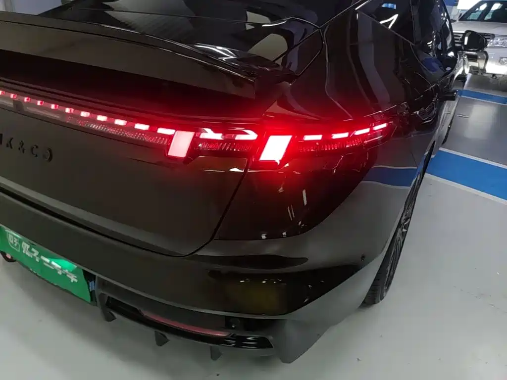 Lynk & Co 10 — миниатюра 8