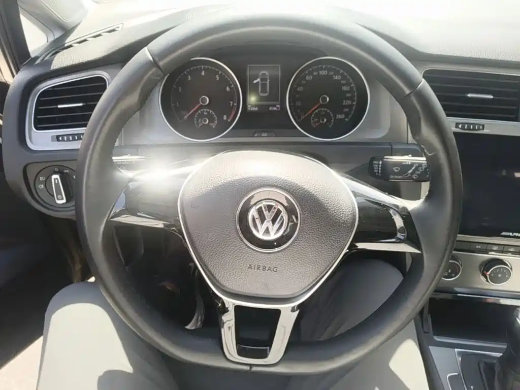 Volkswagen Golf — миниатюра 11