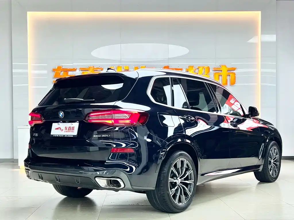 BMW X5 2022 xDrive 30Li Premium M Sport