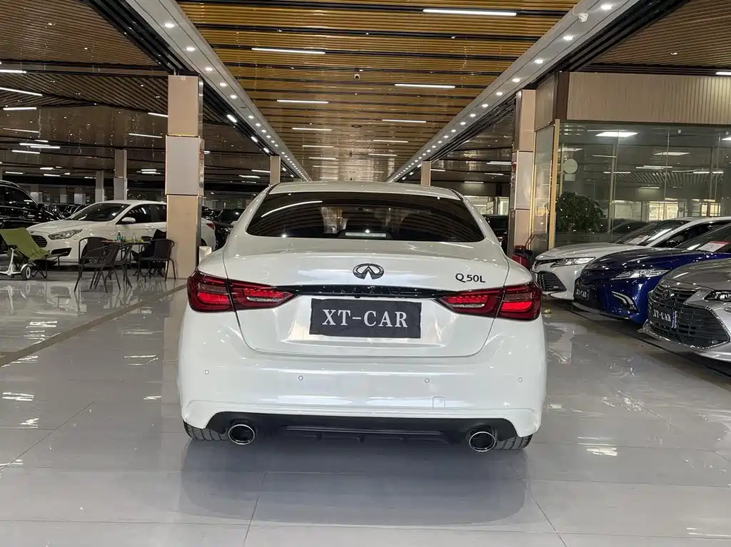 INFINITI Q50L