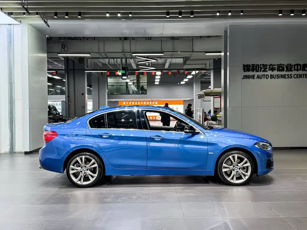 BMW 1 SERIES