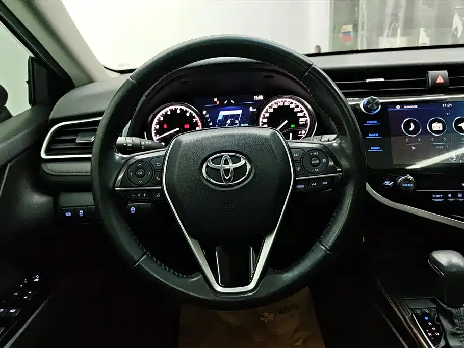 TOYOTA CAMRY