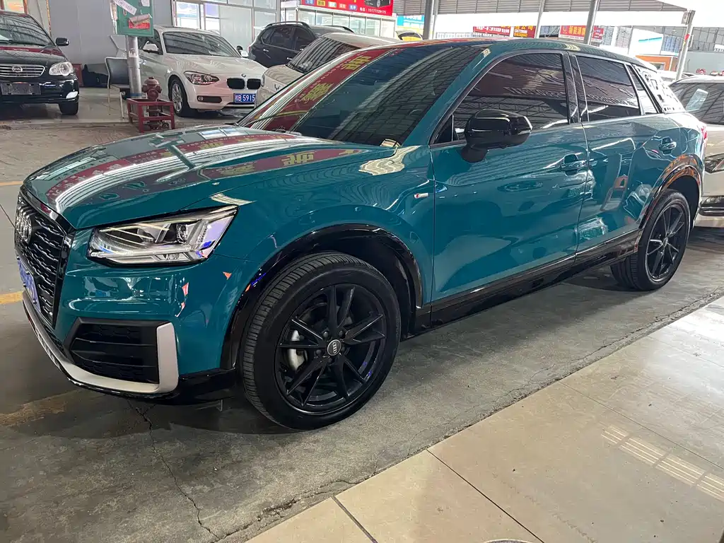 AUDI Q2L
