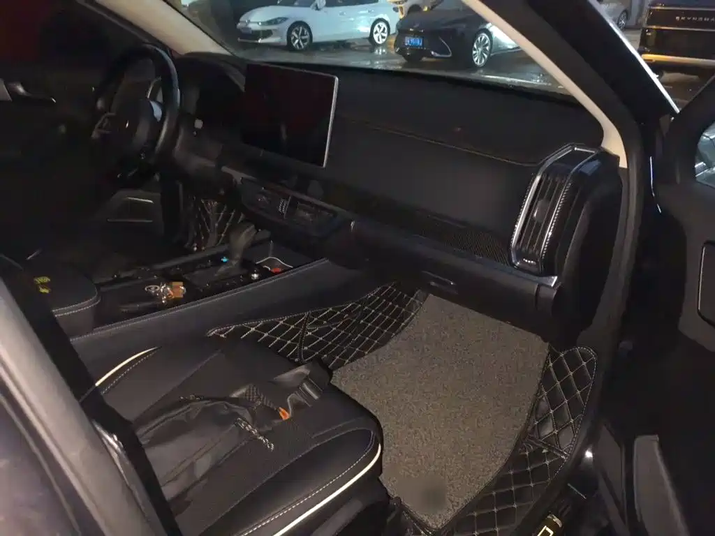 BYD Tang — миниатюра 18