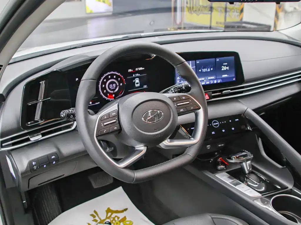 Hyundai Elantra — миниатюра 5