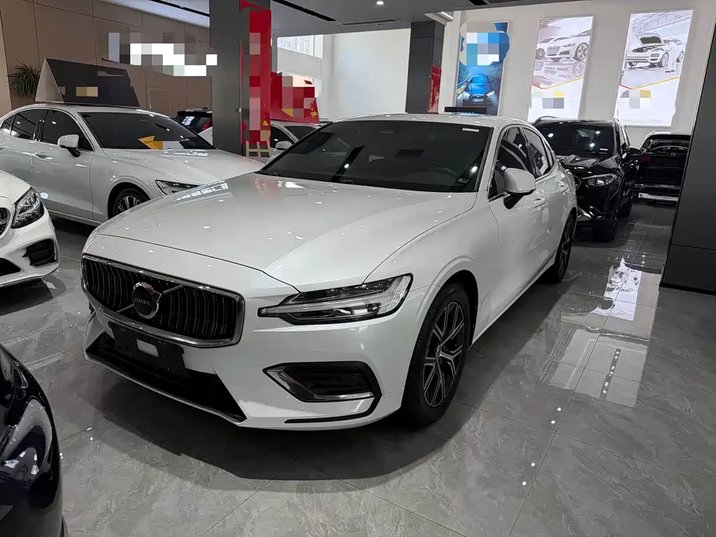 Volvo S60 2024