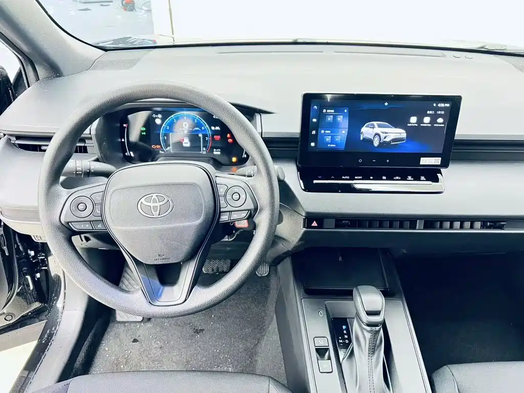 Toyota Corolla Cross — миниатюра 8