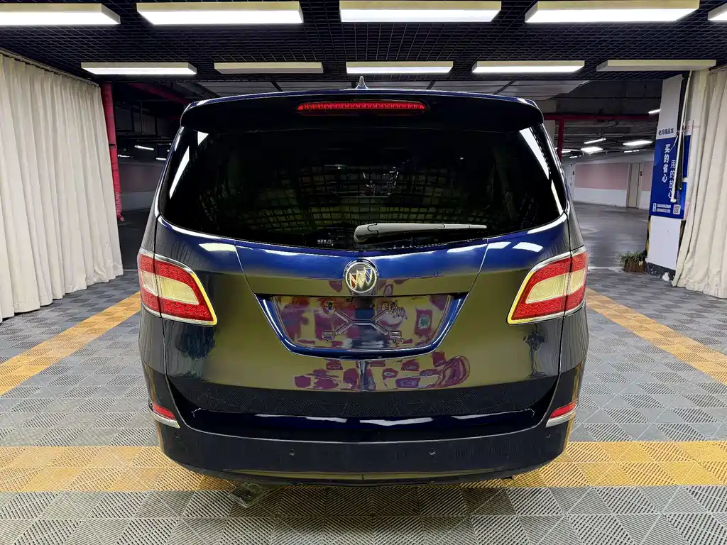 Buick GL8 — миниатюра 7