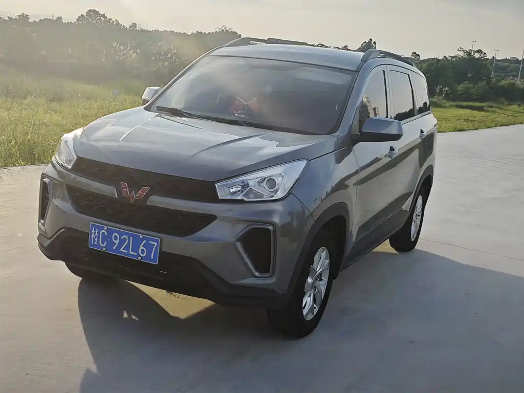 Купить Wuling Hongguang S3