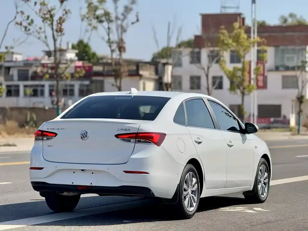 Buick Excelle — миниатюра 9