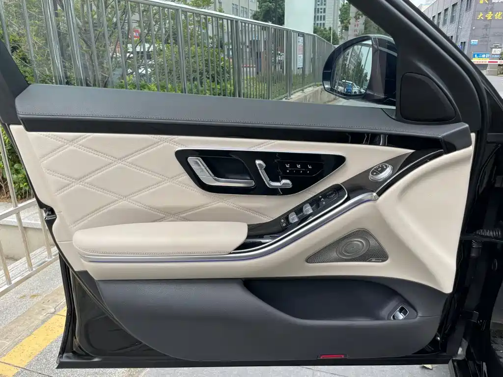 Mercedes-Benz S-Class — миниатюра 10