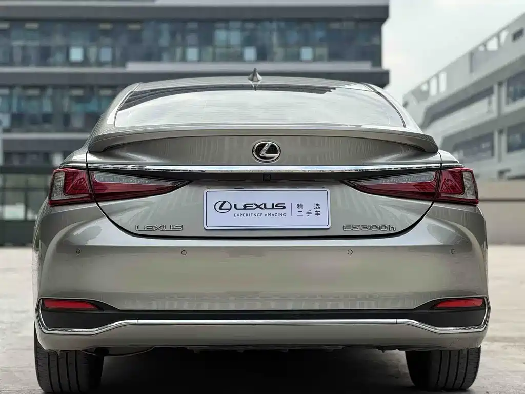 Lexus ES 2022 300h Premium