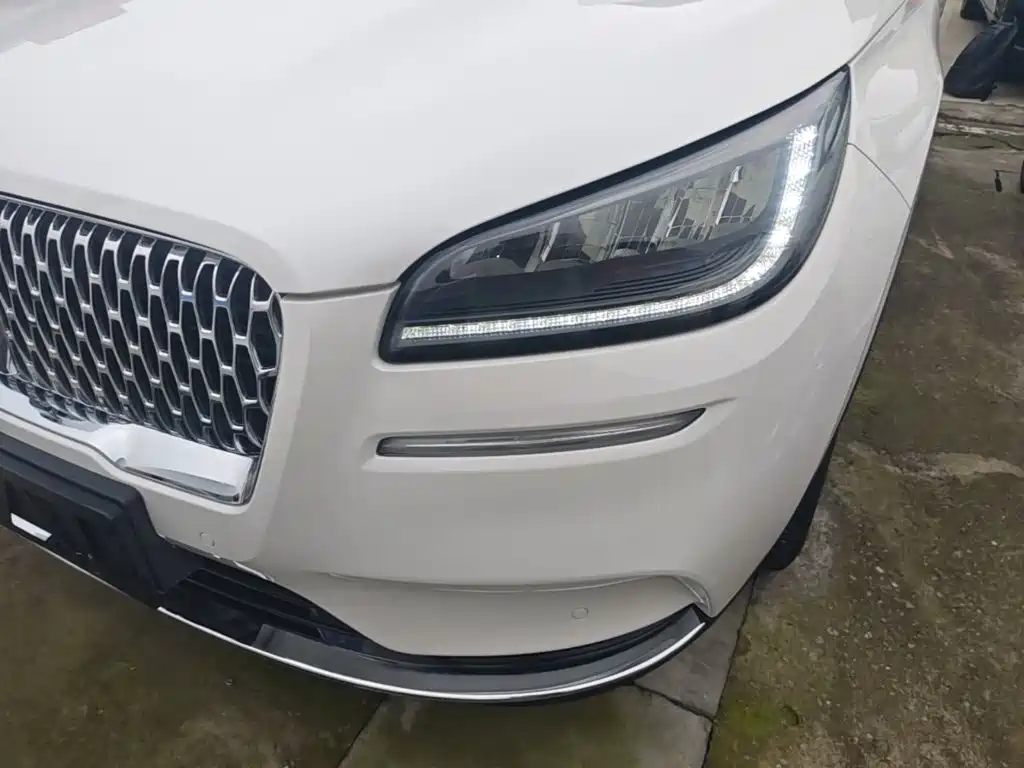 Lincoln Corsair — миниатюра 24