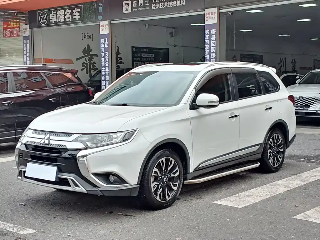 Mitsubishi Outlander 2021
