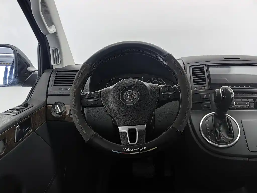 Volkswagen Multivan — миниатюра 11