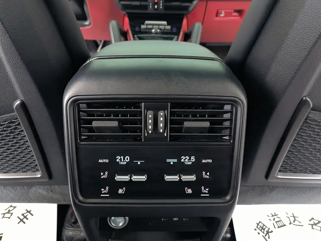 Porsche Cayenne — миниатюра 5