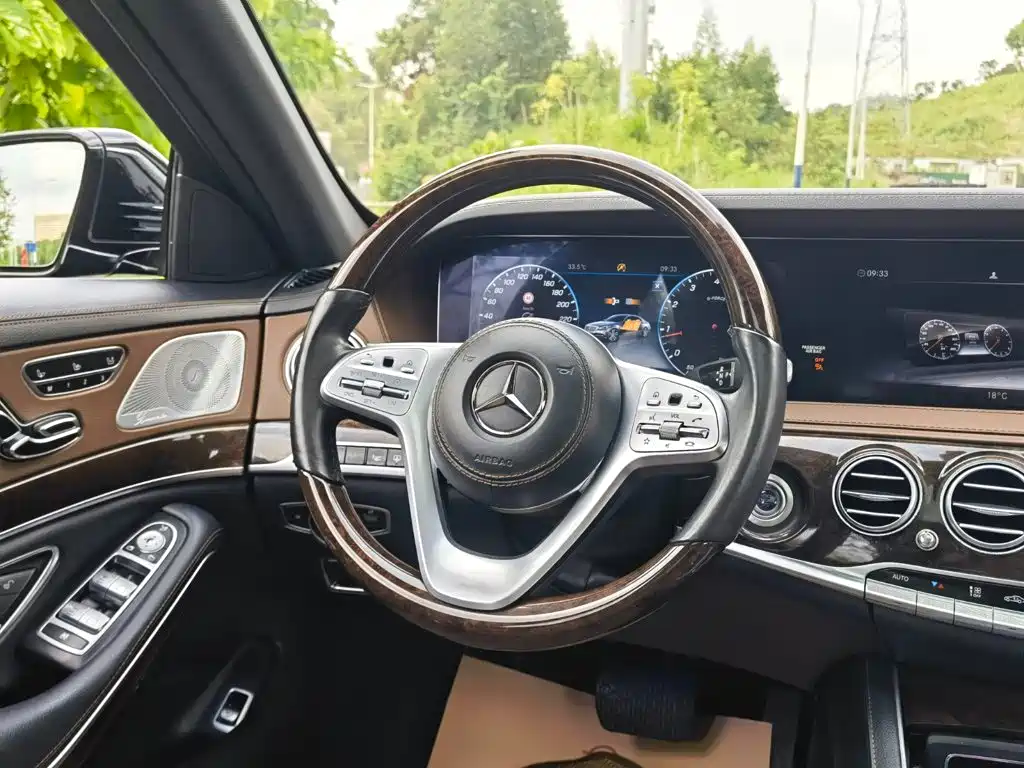Mercedes-Benz S-Class — миниатюра 11