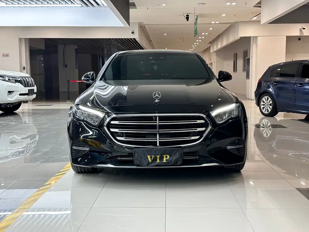 Mercedes-Benz E-Class — миниатюра 2