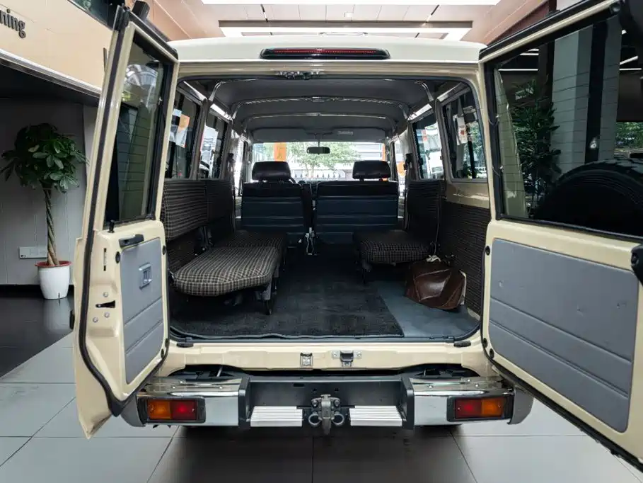 Toyota Land Cruiser — миниатюра 15