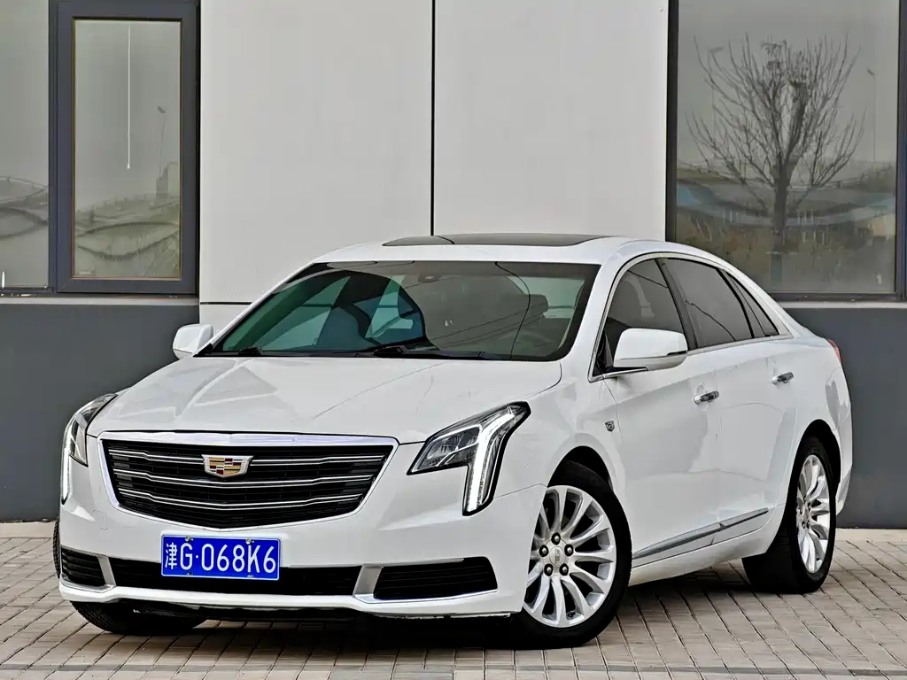 CADILLAC XTS
