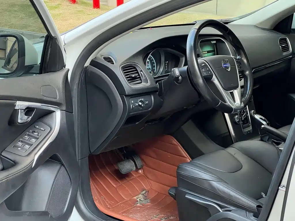 Volvo V40 2015 1.6T
