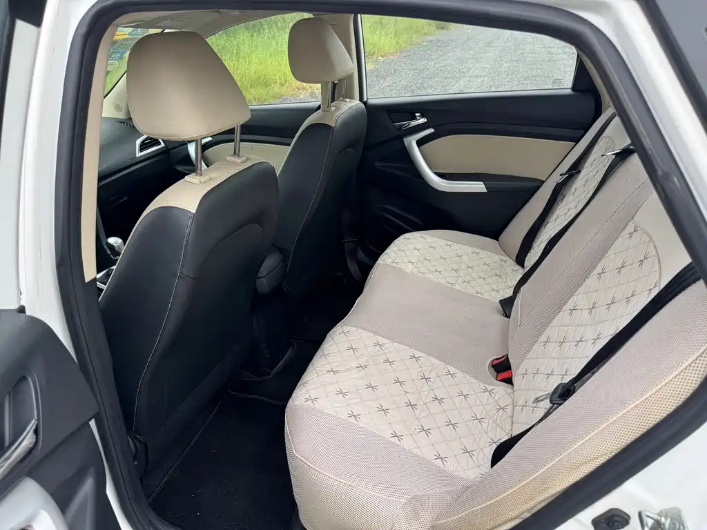 Changan V7 — миниатюра 7