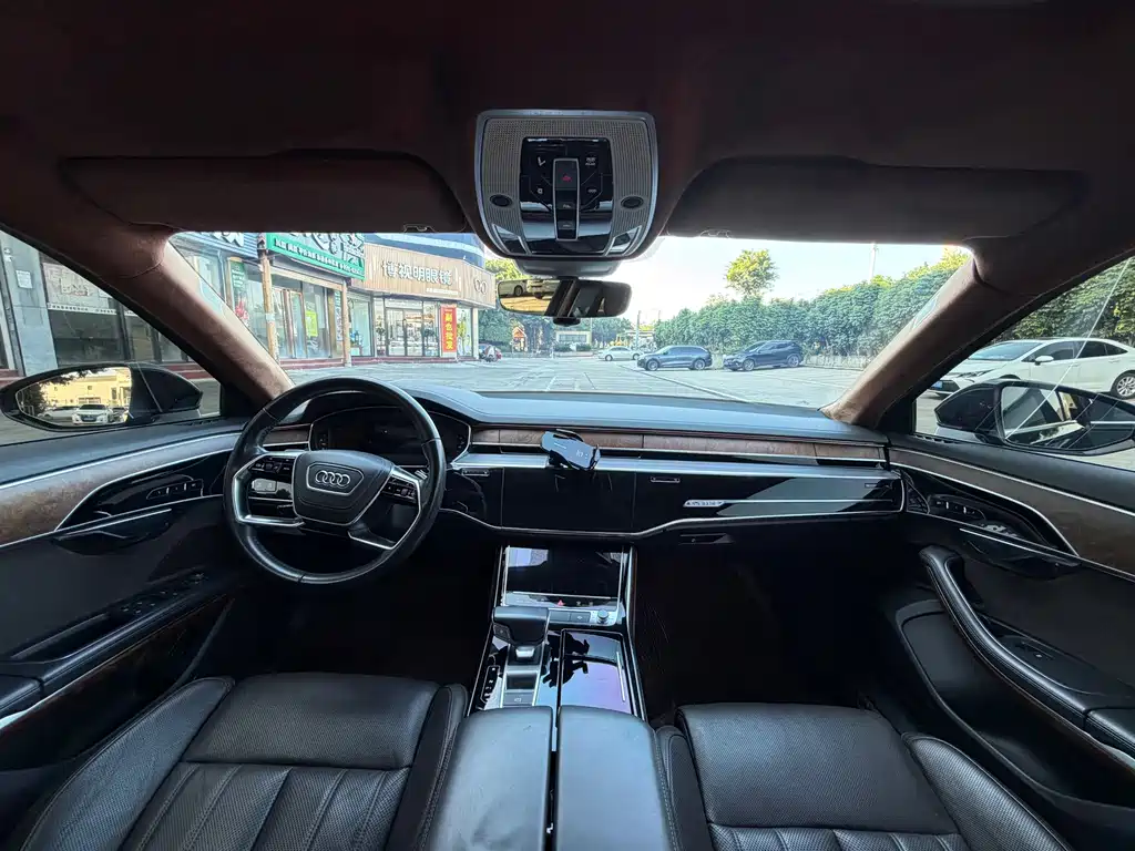 Audi A8 — миниатюра 5