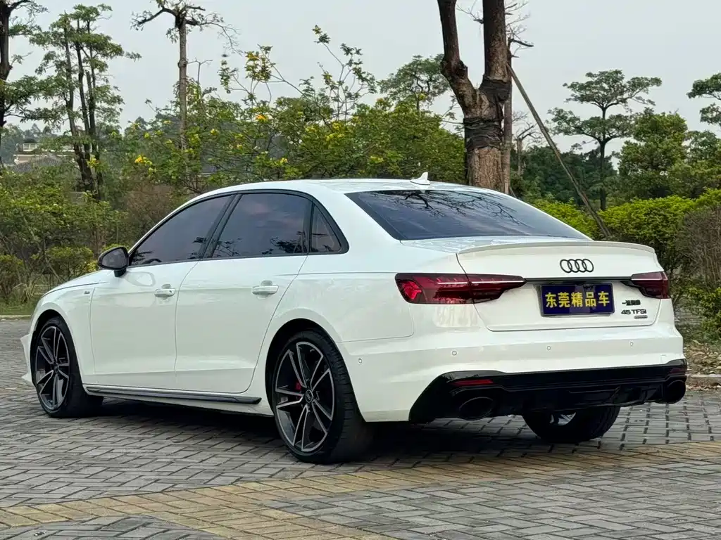 Audi A4L 2023 45 TFSI quattro
