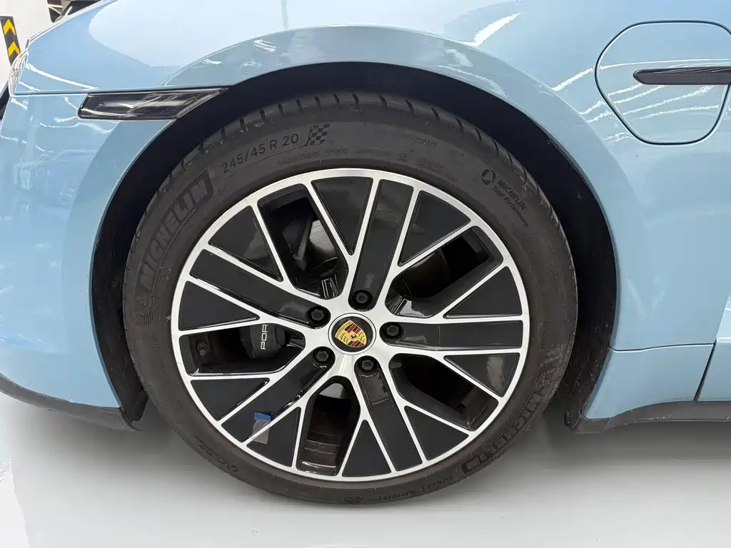 Porsche Taycan — миниатюра 28