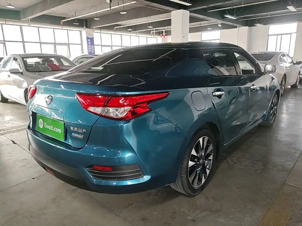 Nissan Bluebird — миниатюра 7