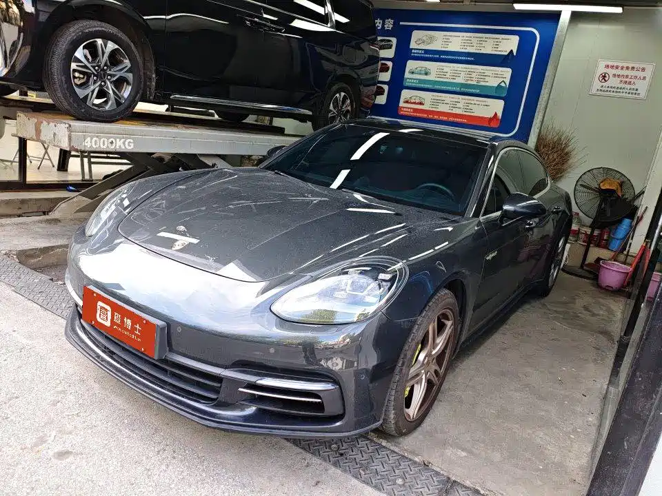 Porsche Panamera Hybrid 2018