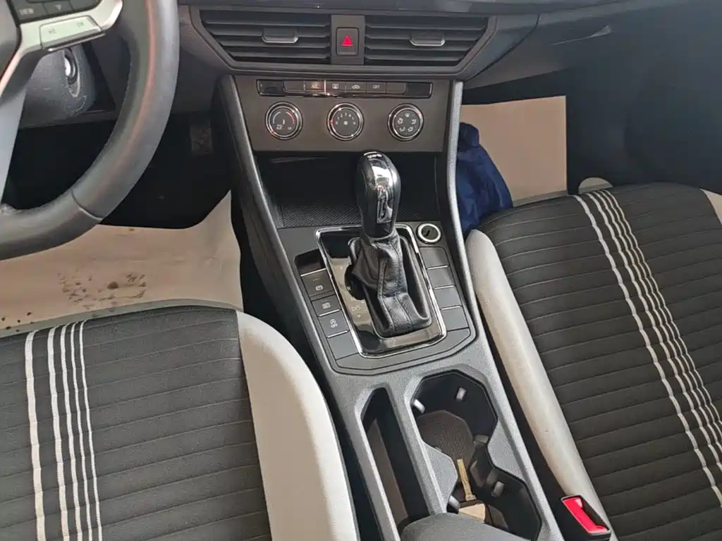 Volkswagen Bora — миниатюра 14
