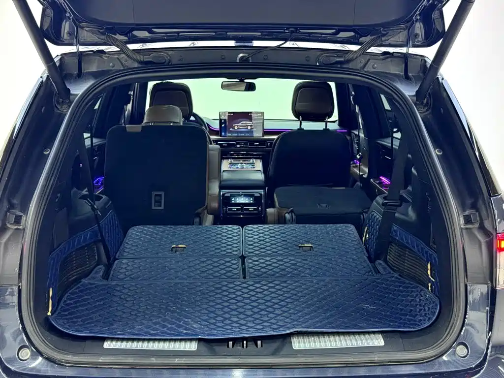 Lincoln Aviator — миниатюра 21