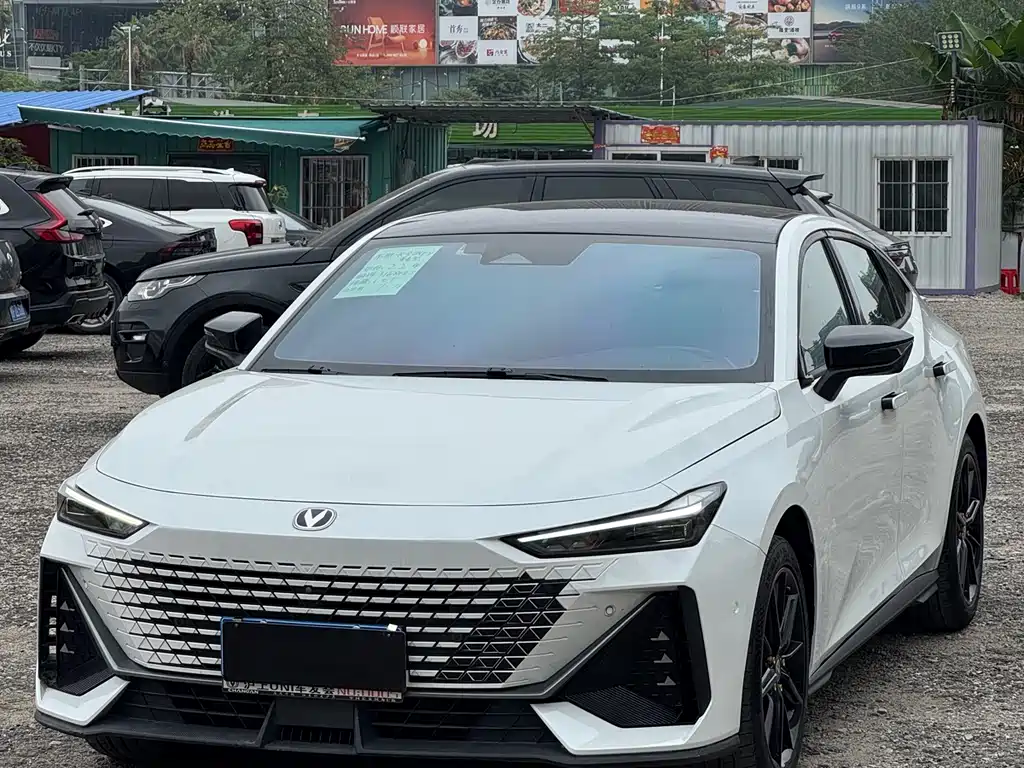 Changan UNI-V 2022