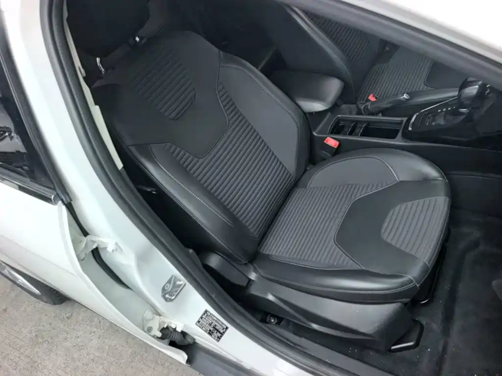 Ford Focus — миниатюра 25