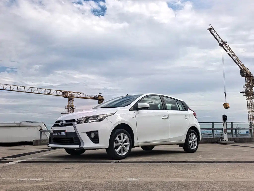 Toyota Yaris L 2015