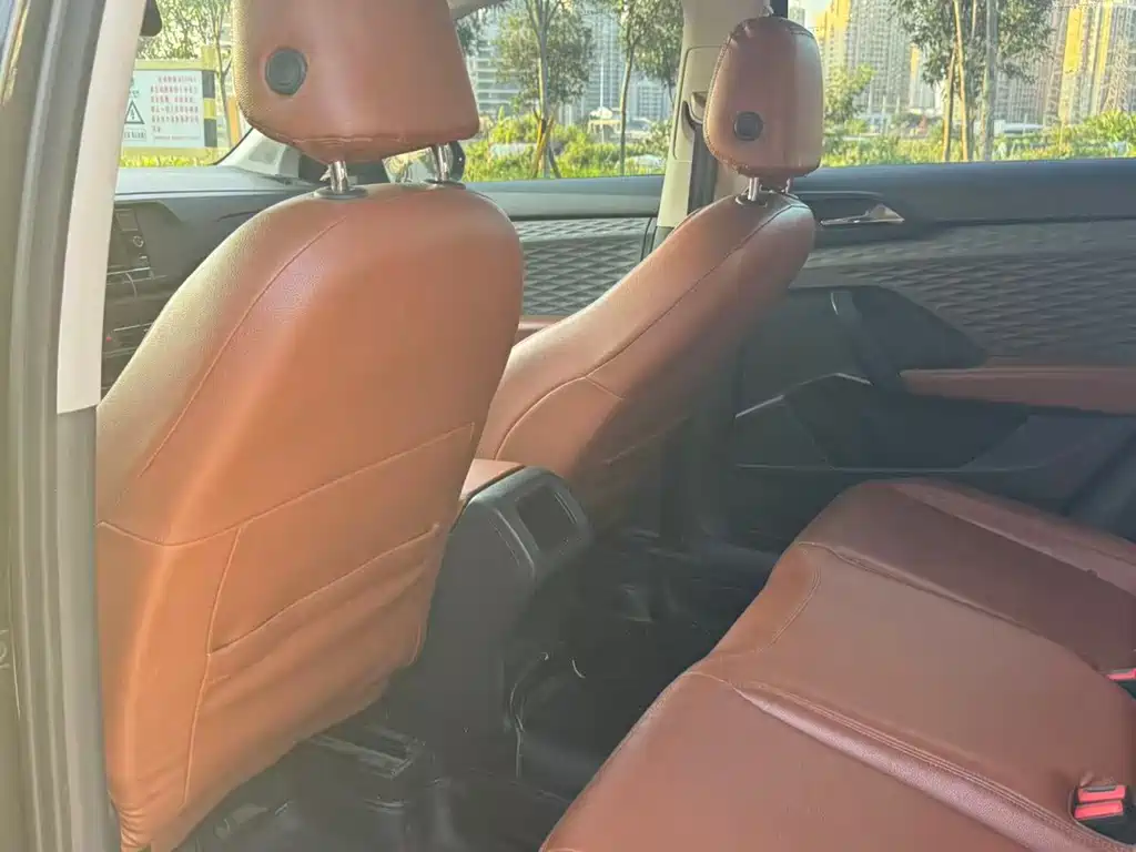 Volkswagen Tharu - фото 5