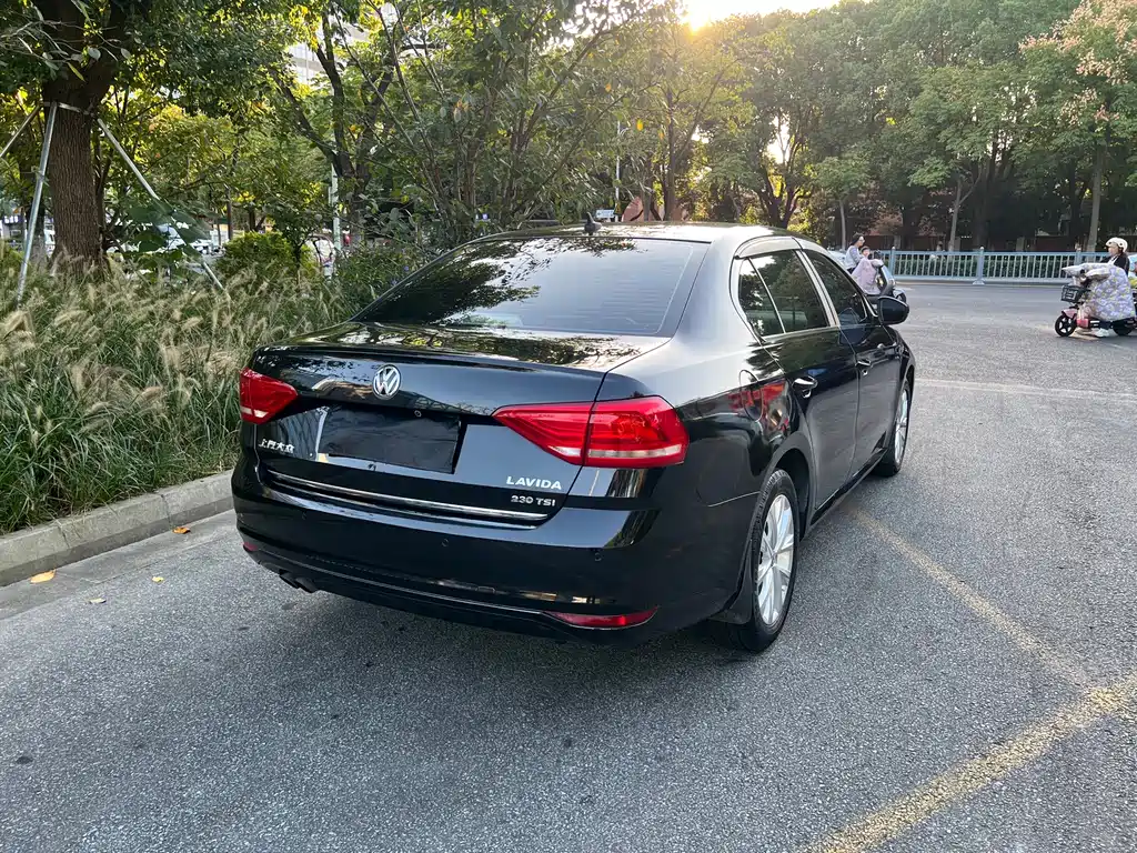 Volkswagen Lavida — миниатюра 7
