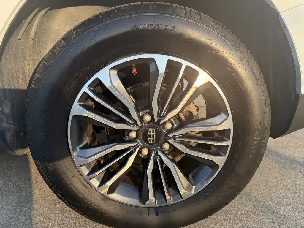 GEELY AUTOMOBILE VISION X6