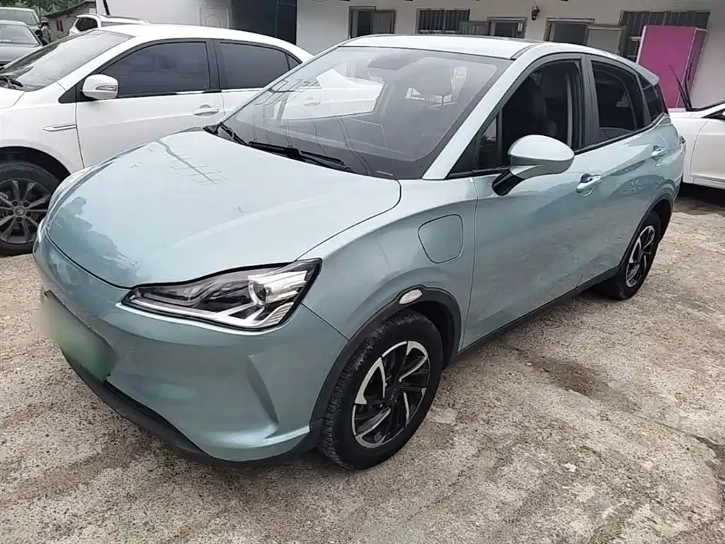 Neta Neta V 2022