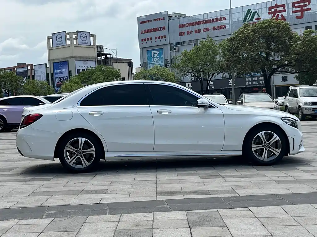 MERCEDES-BENZ C CLASS
