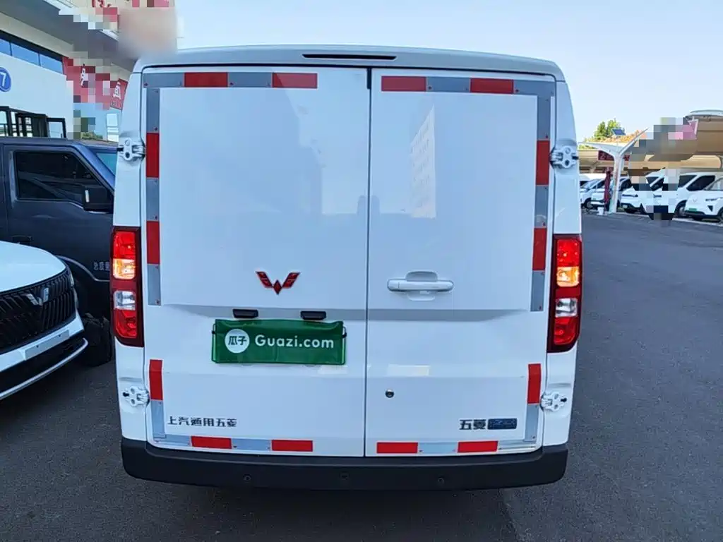 Wuling Yangguang — миниатюра 6