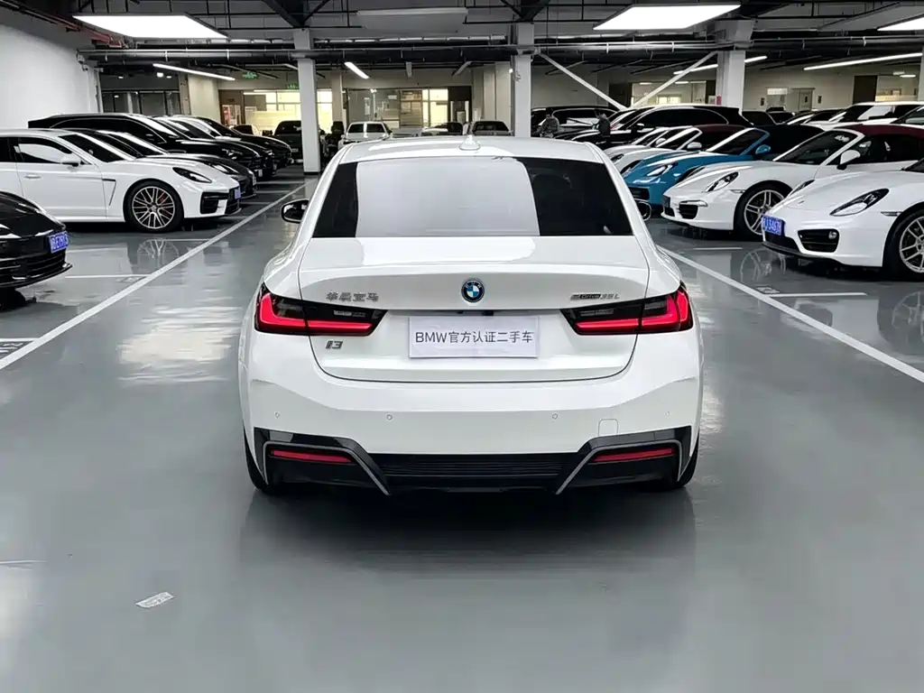 BMW i3 2022 eDrive 35 L
