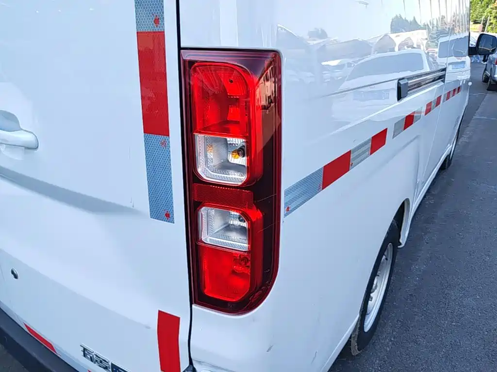 Wuling Yangguang — миниатюра 8