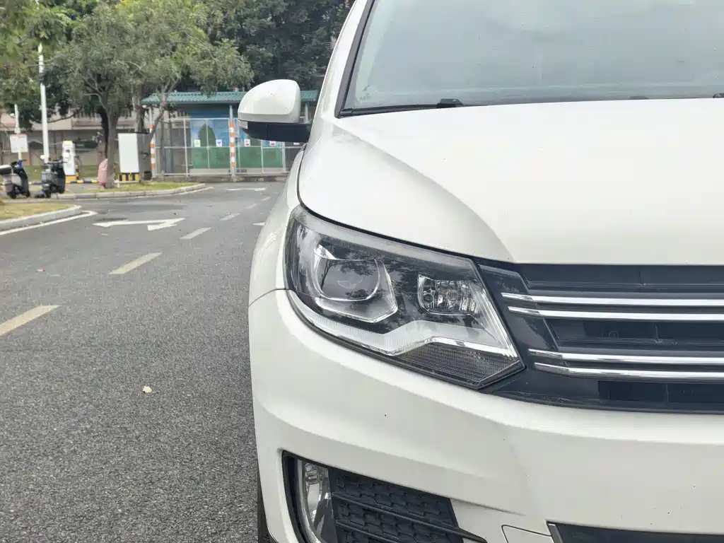 Volkswagen Tiguan 2015 1.8TSI AT Comfort